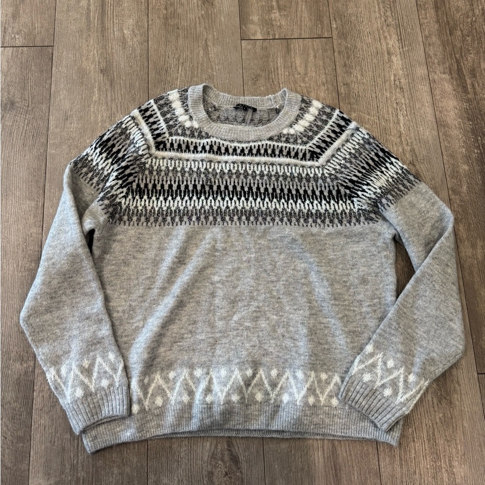 Gray Patterned Sweater - image 2